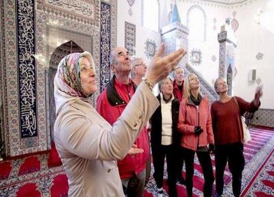 بازدید از مساجد در کانادا برای مقابله با اسلام هراسی