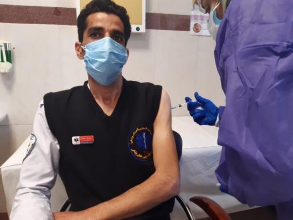 تزریق واکسن به 163 نفر از پرسنل اورژانس اصفهان