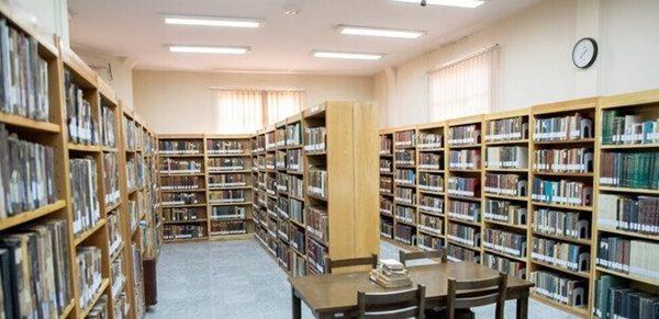 کتابخانه عمومی استاد ابراهیم دهگان به کتابهای خطی و نسخ قدیمی اختصاص یافته است